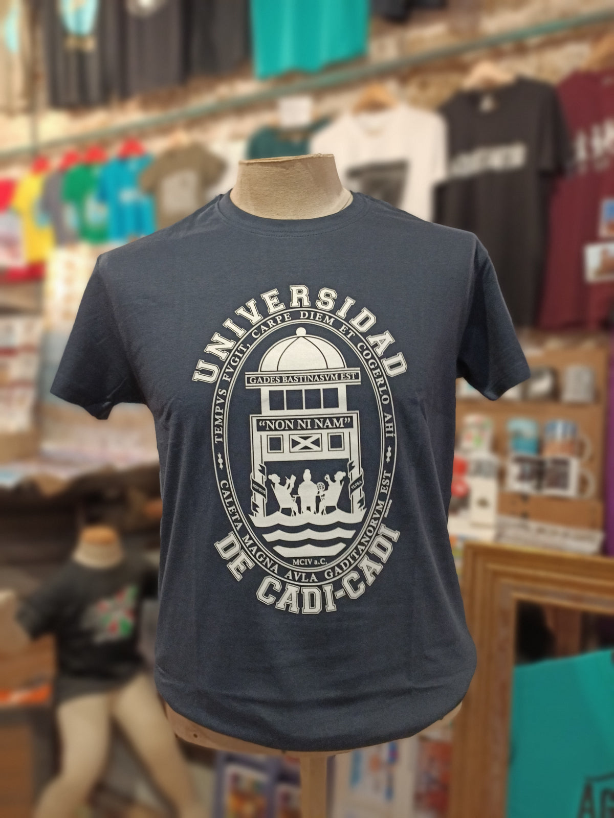 Camiseta "UNIVERSIDAD DE CADI-CADI"
