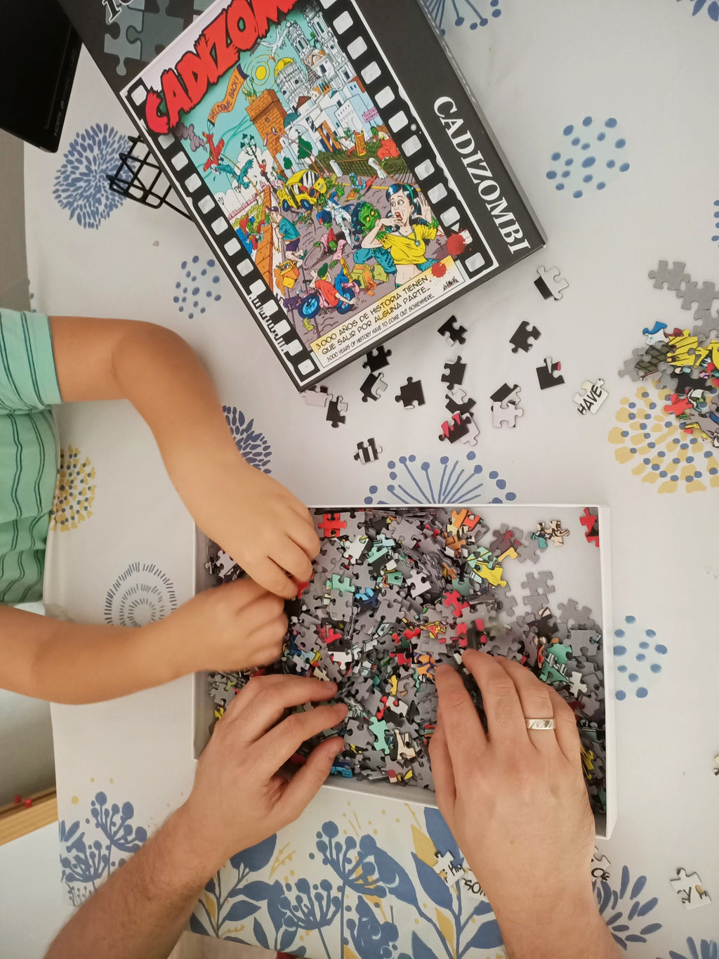 PUZZLE "CADIZOMBI"